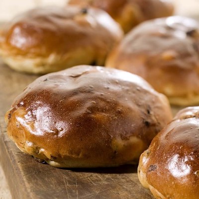 Krentenbollen met Parade Oliebol Vanille