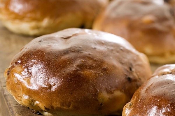 Krentenbollen met Parade Oliebol Vanille