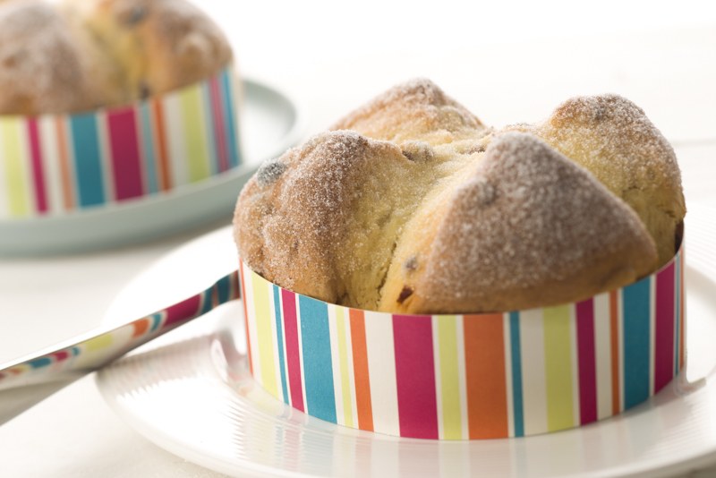 Kwarkbollen met Basis-Quarkteig in bakring gekleurd